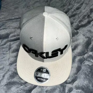 OAKLEY 스냅백 캡 9FIFTY 화이트/그레이