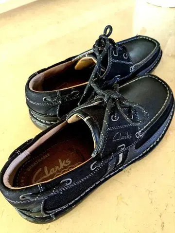 알뜰 주말 세일 [미사용 새상품] Clarks 남성용 블랙 데크 슈즈