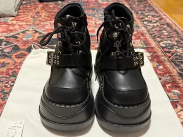 통굽 블랙 부츠 합성 피혁