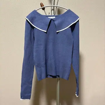 AND COUTURE 카라 부착 니트 상의 세일러 카라 니트