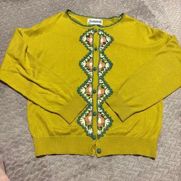 예쁜 색상의 가디건