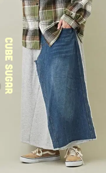 새상품 CUBE SUGAR 데님 x 맨투맨 리메이크풍 절개 롱 스커트