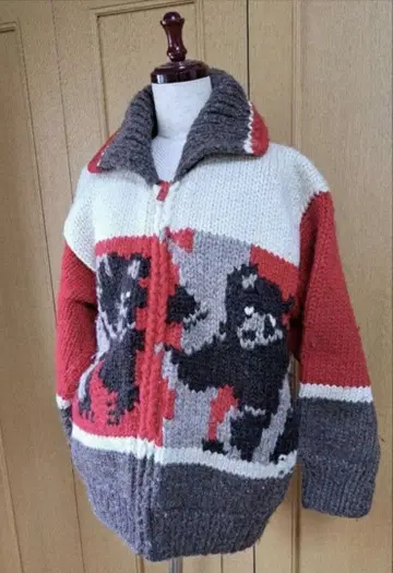 캐나다에서 구매한 카우친 스웨터 가디건 타입