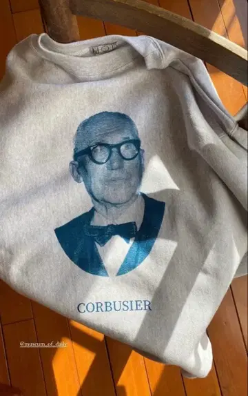 [ 새상품 ] museum of daily 콜비제 맨투맨