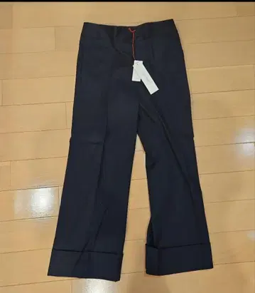 [택 포함 새상품] TOMORROWLAND 네이비 캐주얼 팬츠