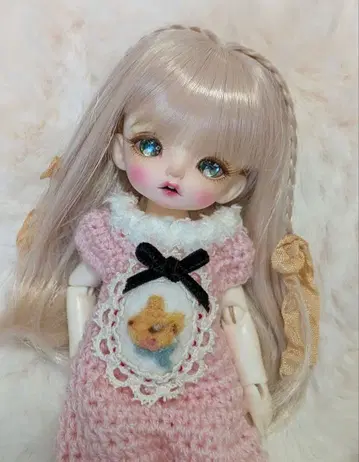 Tokissi Follow the white rabbit