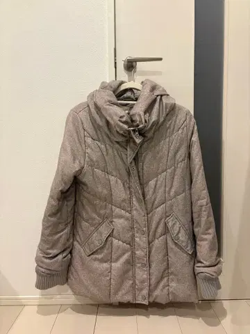 다운 자켓 그레이