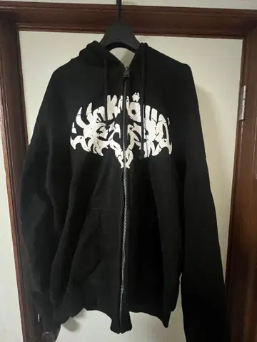 UNKNOWN LONDON 지퍼 후드티 L 사이즈 블랙 하트