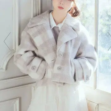 택 포함 새상품 earth 샤기 숏코트