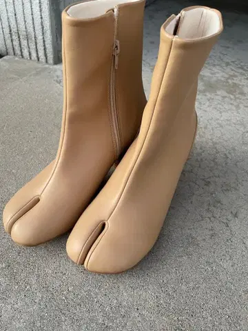 새상품 EVOL 오픈 토 부츠 지퍼 포함