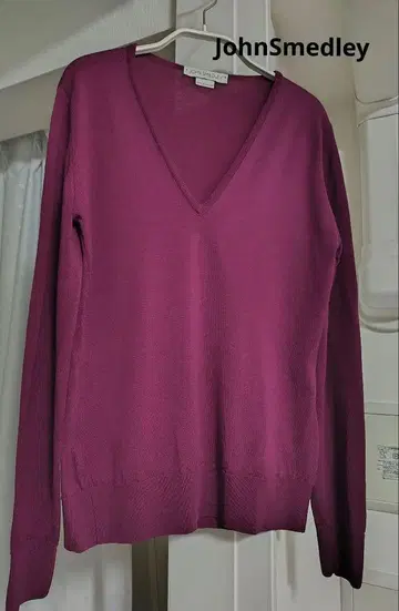 주말 한정판 가격 인하 JOHN SMEDLEY V넥 니트
