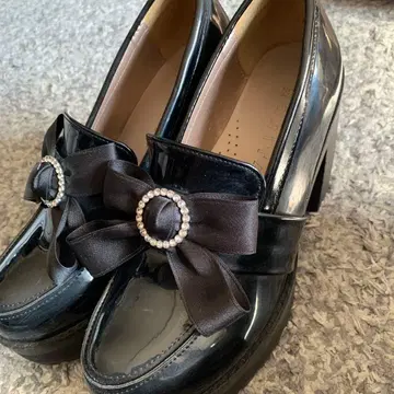 ROJITA 블랙 리본 힐