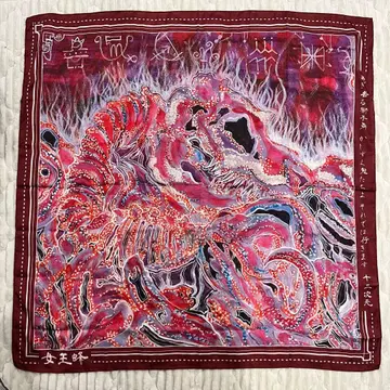 여왕벌 십이차원 굿즈 스카프