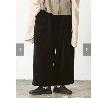 D*g*y 밑단 다트 코튼 벨로아 와이드 팬츠 BLK