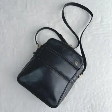 [ 새상품급 ] 던힐 dunhil 숄더백 가죽 블랙 사선 가케