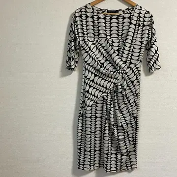 RINASCIMENTO 리나시멘토 올 패턴 원피스 아름다운 실루엣 드레스