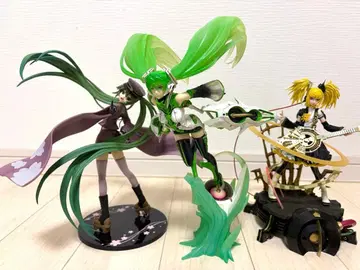 [주말 가격 인하] 보컬로이드 피규어 3체 세트