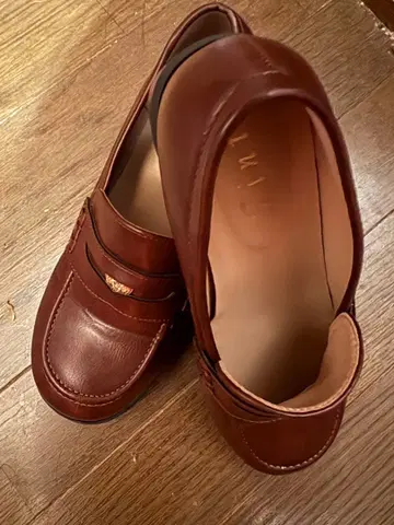 브라운 로퍼 M 사이즈 핀트