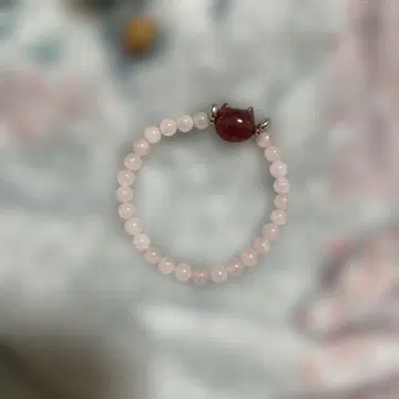 로즈쿼츠 스트로베리쿼츠 고양이 팔찌