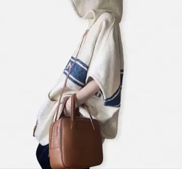 새상품급 브라운 스퀘어 숄더백