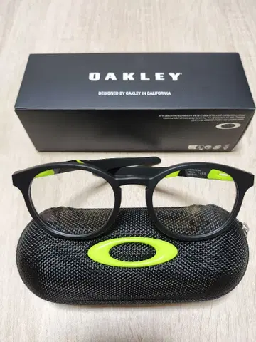 OAKLEY OY8014A ROUND OUT A (Youth Fit)