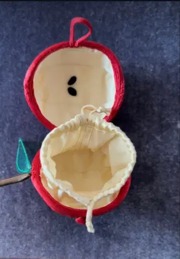 [미사용 새상품] LUDLOW 사과 주얼리 파우치