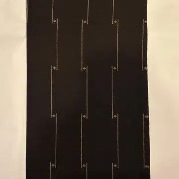 세미 앤티크 견직물