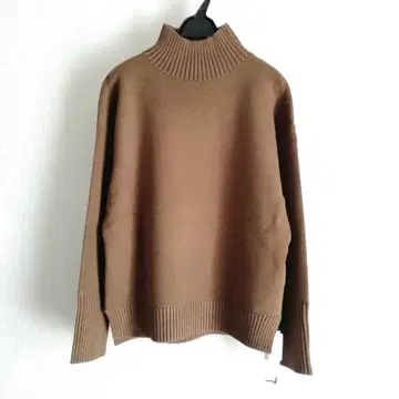 새상품 택 포함 적당한 탄력이 있는 고급 니트 [ 정가 15,500엔 ]