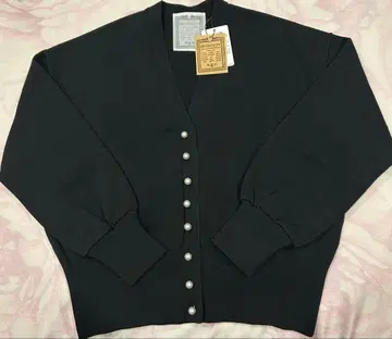 미사용 새상품 BEARDSLEY 블랙 V넥 가디건