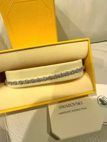스와로브스키 SWAROVSKI 테니스 팔찌 새상품급