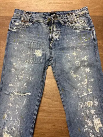 D&G 데미지 가공 데님 팬츠