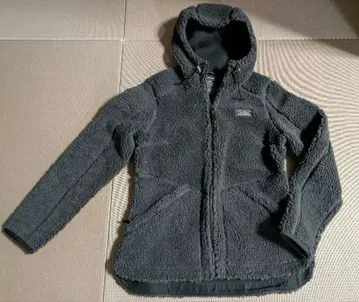 다크 그레이 플리스 자켓 후드 부착