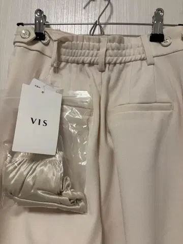 [ 미사용 새상품 ] VIS 아이보리 와이드 팬츠 S사이즈