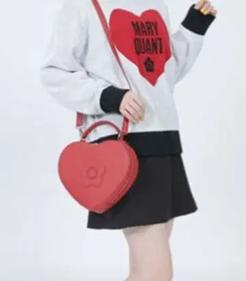 가격 인하 새상품 마리콴트 숄더백 하트형 레드