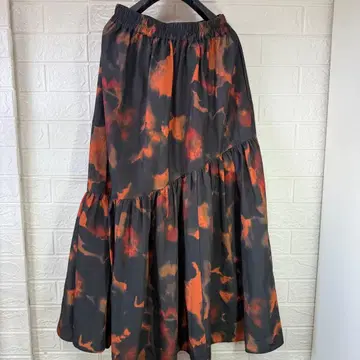 새상품급 JEANASIS 플레어 스커트 블랙과 오렌지 패턴