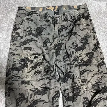 IMPALA 카모 패턴 코듀로이 카고 팬츠