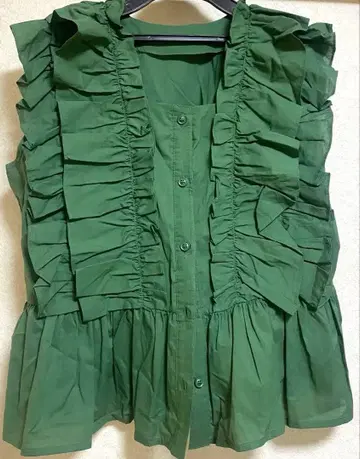 프릴 달린 그린 셔츠 F 사이즈