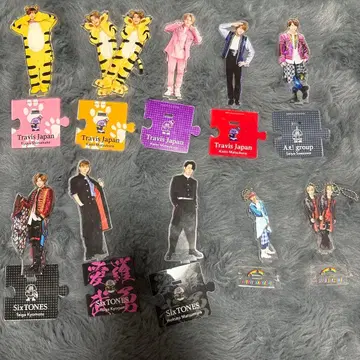 아크릴 스탠드 1세트 400엔