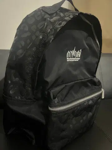 새상품급 맨해튼 포티지 레오파드 무늬 백팩