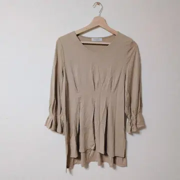 새상품급 오프온 베이지 V넥 긴팔 튜닉 [38/M]