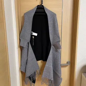 [ Grand Table ] 그레이 소매 달린 스톨