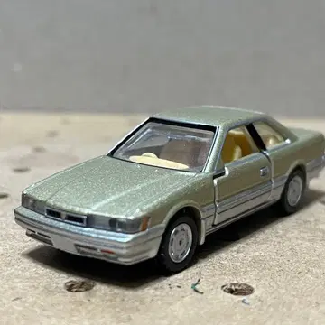 토미카 프리미엄 닛산 레퍼드 절판