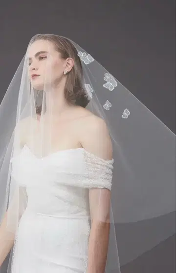 더 트리트 드레싱 숏 베일 나비 꽃 자수