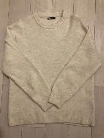 ZARA L 사이즈 니트 스웨터 아이보리