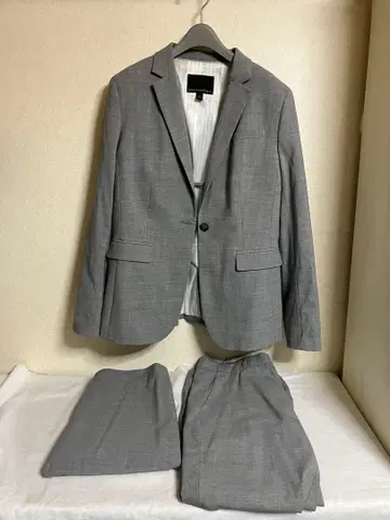 그레이 셋업 자켓 팬츠와 스커트