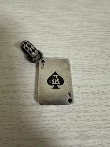 gucho 가쵸 카드놀이 모티브 목걸이 탑