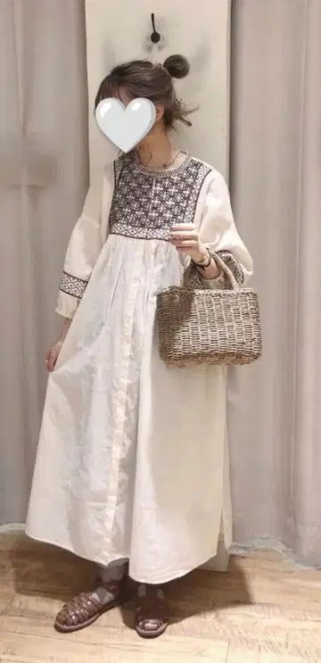 사만사 모스모스 프론트 오픈 자수 원피스