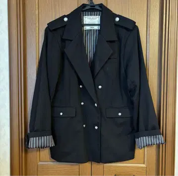 TINA:JOJUN 블랙 테일러드 자켓