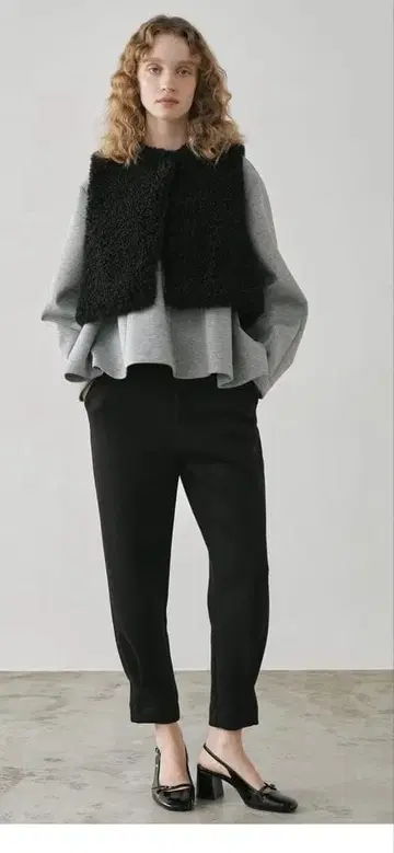 em. 엠도트 블랙 페플럼 셋업 M 사이즈 세레모니