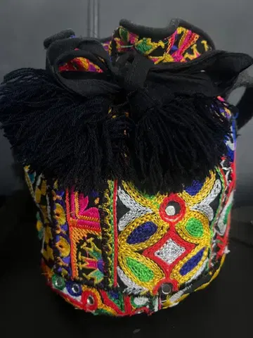 새상품급 컬러풀 올 패턴 자수 숄더백